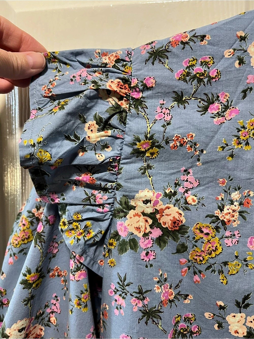 entro Large Blue Floral Ruffle Shoulder V-Neck Cotton Blouse - Picture 11 of 11